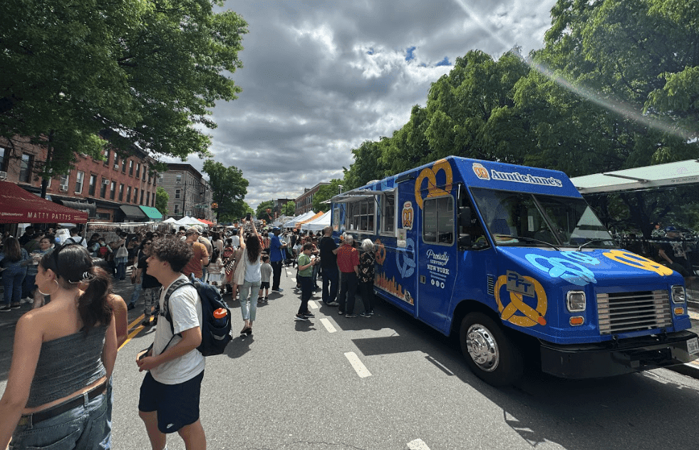 How to book a food truck for an event in Brooklyn with Snack City NYC